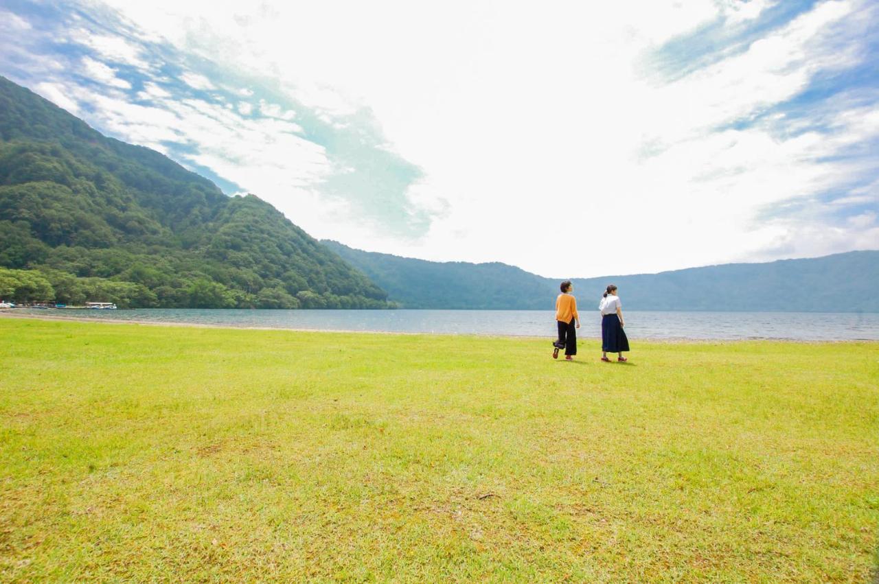 Towadako Lakeside Hotel Bagian luar foto